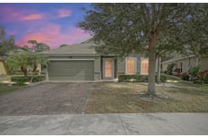 322 SW Lexington Avenue SW, Vero Beach, FL 32962 Sold 02/24/25