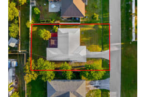 671 NE Lagoon Lane, Port Saint Lucie, FL 34983 Sold 03/31/25