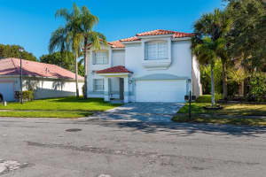 60 Gables Boulevard, Weston, FL 33326 Sold 04/25/25