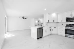 60 Gables Boulevard, Weston, FL 33326 Sold 04/25/25