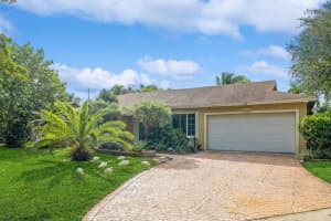 8686 SW 51st Street, Cooper City, FL 33328 Sold 03/14/25