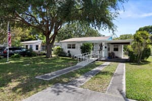 260 NE 14th Street, Delray Beach, FL 33444 Sold 03/18/25
