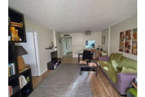 103 Royal Park Drive 3b, Oakland Park