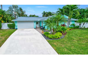 715 Sunshine Drive, Delray Beach, FL 33444 Sold 01/27/25