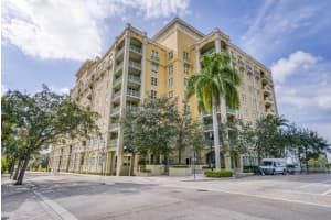 403 S Sapodilla Avenue 405, West Palm Beach, FL 33401 Sold 02/25/25