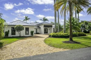 10 Yacht Club Place, Tequesta, FL 33469 Sold 04/23/25