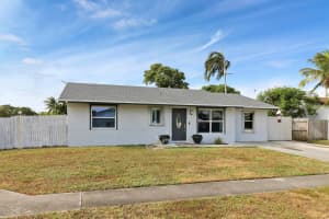 MLS# R11045758, Lake Worth, Florida 33463