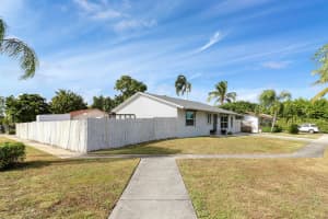 MLS# R11045758, Lake Worth, Florida 33463