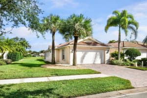 9073 SE Hawks Nest Court, Hobe Sound, FL 33455 Sold 05/15/25