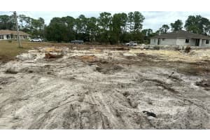 21 Mcarthur Avenue, Lehigh Acres, FL 33936 - MLS#R11046179