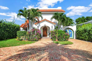 626 N Palmway, Lake Worth Beach, FL 33460 Sold 02/21/25