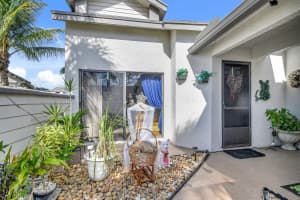 802 Landings Boulevard, Greenacres, FL 33413 Sold 03/07/25