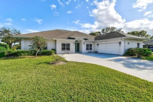 4354 Gator Trace Circle, Fort Pierce, FL 34982 Sold 04/08/25