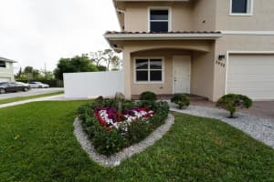 3922 New Valencia, Greenacres, FL 33467 Sold 04/04/25