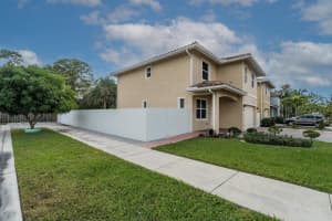 3922 New Valencia, Greenacres, FL 33467 Sold 04/04/25