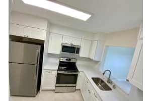 3178 Via Poinciana 402, Lake Worth, FL 33467 - MLS#R11046838