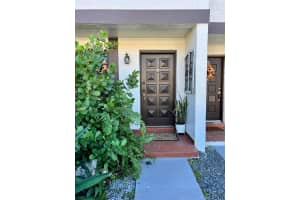 13240 SW 57th Terrace 6, Kendall, FL 33183 Sold 01/27/25