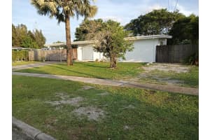 100 SE Naranja Avenue, Port Saint Lucie, FL 34983 - MLS#R11047109