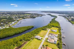 206 SE Fiore Bello, Port Saint Lucie, FL 34952 - MLS#R11047203