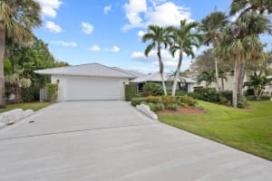 3990 NE Joes Point Road, Stuart, FL 34996 Sold 01/31/25