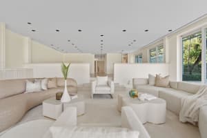 1 Sloans Curve Drive, Palm Beach, FL 33480 Sold 01/31/25