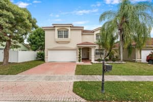 15 Gables Boulevard, Weston, FL 33326 Sold 03/03/25