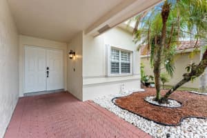 15 Gables Boulevard, Weston, FL 33326 Sold 03/03/25