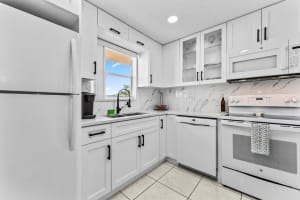 225 Bonnie Boulevard 302, Palm Springs