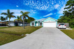 685 SE Sweetbay Avenue, Port Saint Lucie, FL 34983 Sold 02/27/25