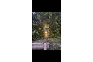733 Hummingbird Way 5, North Palm Beach