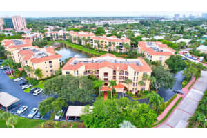 200 Uno Lago Drive 102, Juno Beach, FL 33408 Sold 04/30/25
