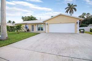 120 Park Lane E, Hypoluxo, FL 33462 - MLS#R11048085