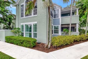 1050 Crystal Way O, Delray Beach, FL 33444 Sold 01/24/25
