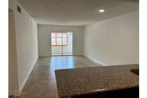 2131 Ne 1st Court 105 Boynton Beach, FL 33435 - Off Market
