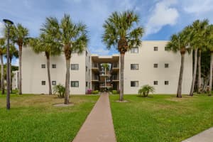 5100 Las Verdes Circle 307, Delray Beach, FL 33484 Sold 02/25/25
