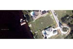 221 SE Fiore Bello, Port Saint Lucie, FL 34952 - MLS#R11048462