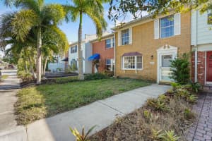 816 Dahlia Lane, Vero Beach, FL 32963 Sold 01/23/25