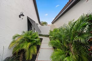 31 Ironwood Way N, Palm Beach Gardens, FL 33418 Sold 02/18/25