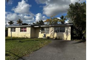 5229 45 Street, West Palm Beach, FL 33407 Sold 02/25/25