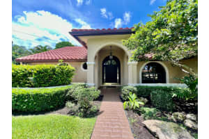 104 Greenbrier Court, Atlantis, FL 33462 Sold 03/11/25