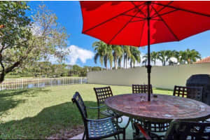 100 Hampton Circle, Jupiter, FL 33458 Sold 04/11/25