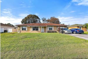 2118 Sw Trenton Lane, Port Saint Lucie