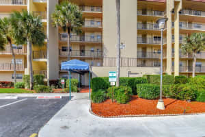 3661 Via Poinciana 510, Lake Worth, FL 33467 - MLS#R11049164