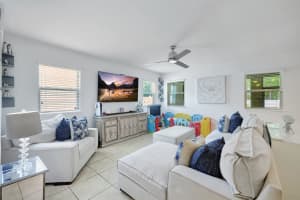 5327 NW Wisk Fern Circle, Port Saint Lucie, FL 34986 - MLS#R11049200