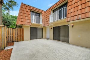 851 Blue Ridge Circle, West Palm Beach, FL 33409 Sold 02/28/25