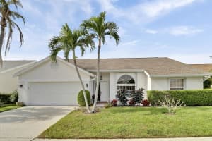 236 Moccasin Trail W, Jupiter, FL 33458 Sold 05/05/25