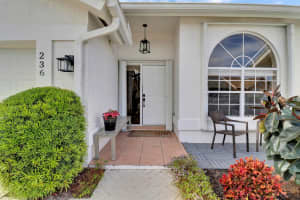 236 Moccasin Trail W, Jupiter, FL 33458 Sold 05/05/25