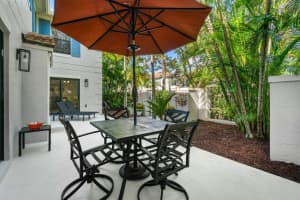 355 Prestwick Circle 2, Palm Beach Gardens, FL 33418 Sold 03/07/25
