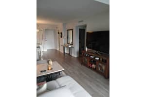 4001 Hillcrest Drive 715, Hollywood, FL 33021 Sold 11/19/25