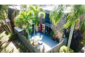 330 E Waverly Place 8 Vero Beach, FL 32960 - Off Market